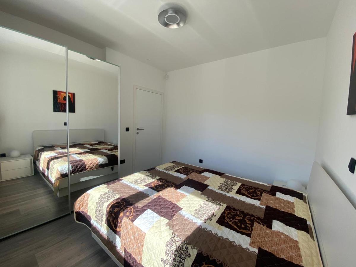 Apartment Primero Примоштен Экстерьер фото